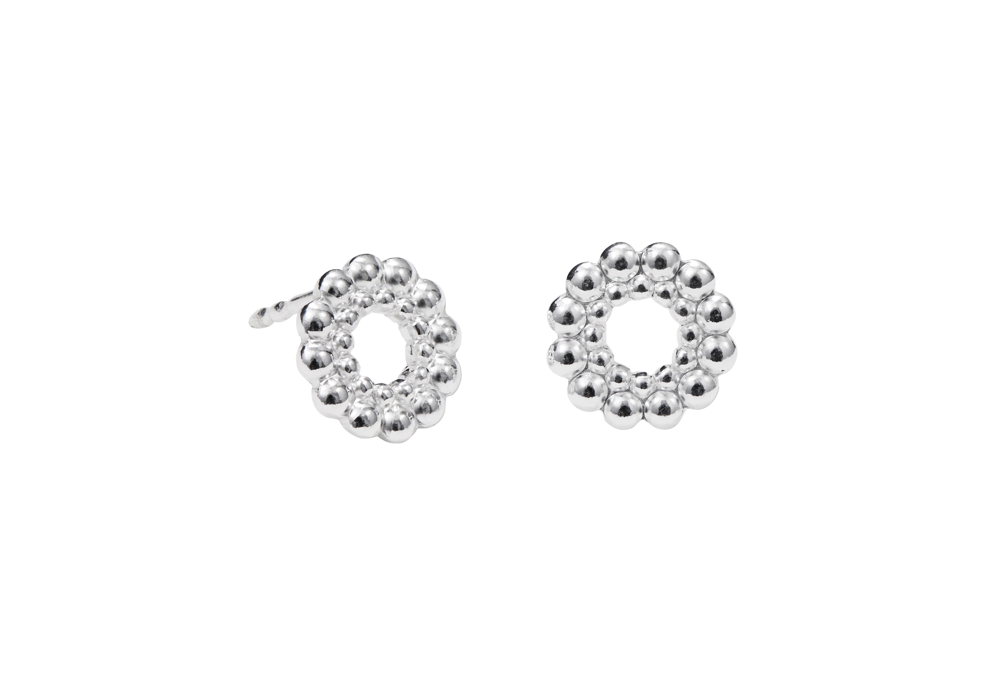 Kalevala-Valoisa-korvakorut-2669482-pienet-hopea