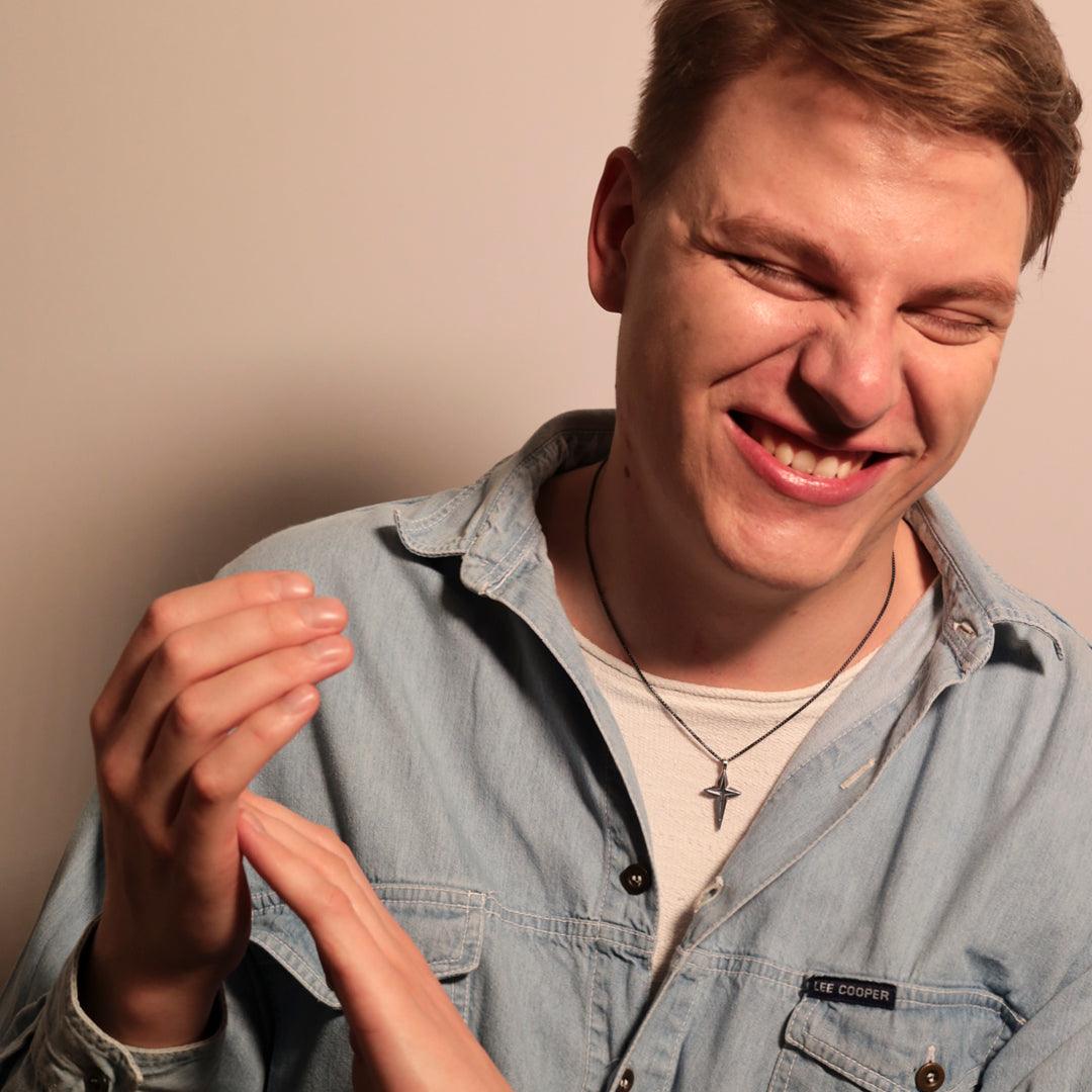 Lumoava Suojelija - ristiriipus L50220300960 - Puustjärven Kello & Kulta