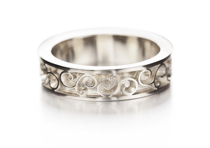 Lumoava Kiara sormus 5mm 585 valkokultaa - Puustjärven Kello & Kulta